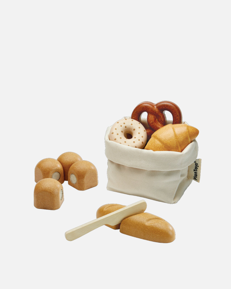 http://www.meetlalo.com/cdn/shop/products/PlanToys-BreadSet-3628-01.jpg?v=1666042118