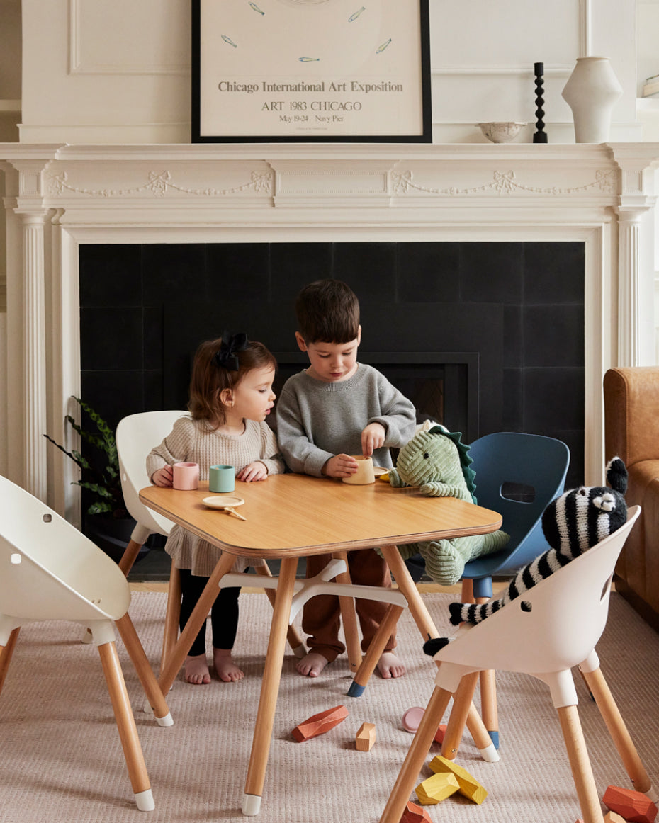 Lalo table and outlet chairs